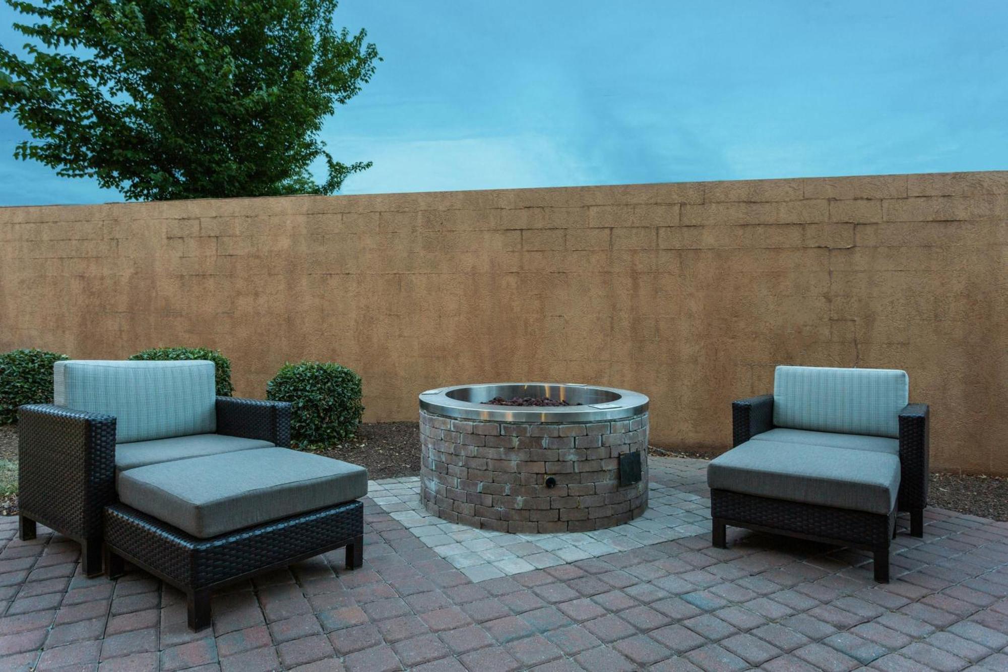 Courtyard By Marriott Rocky Mount Otel Dış mekan fotoğraf