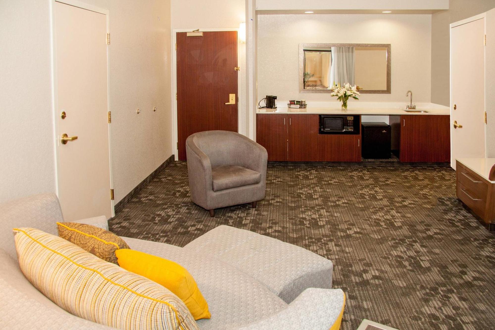 Courtyard By Marriott Rocky Mount Otel Dış mekan fotoğraf